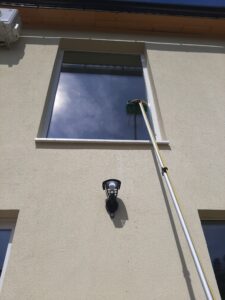 Ablaktisztítás magasban