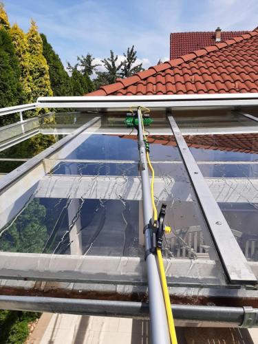 Ablaktisztítás távolról