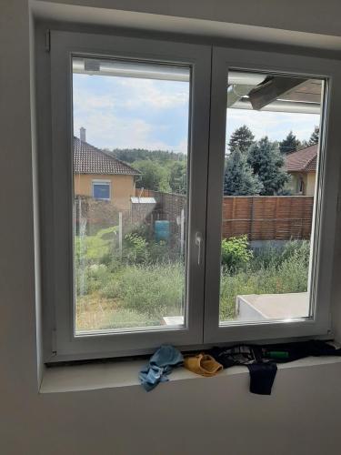 Ablaktisztítás előtt