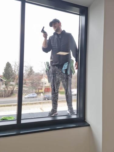 Ablaktisztítás - 7